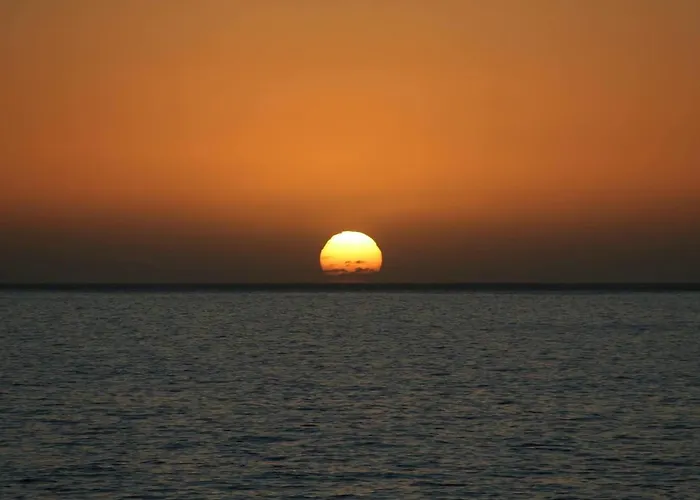 Maktub Sunset דירה